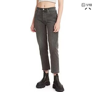 NWT Levi’s 501 Original Cropped Raw Hem Jeans Women’s Size 28x26